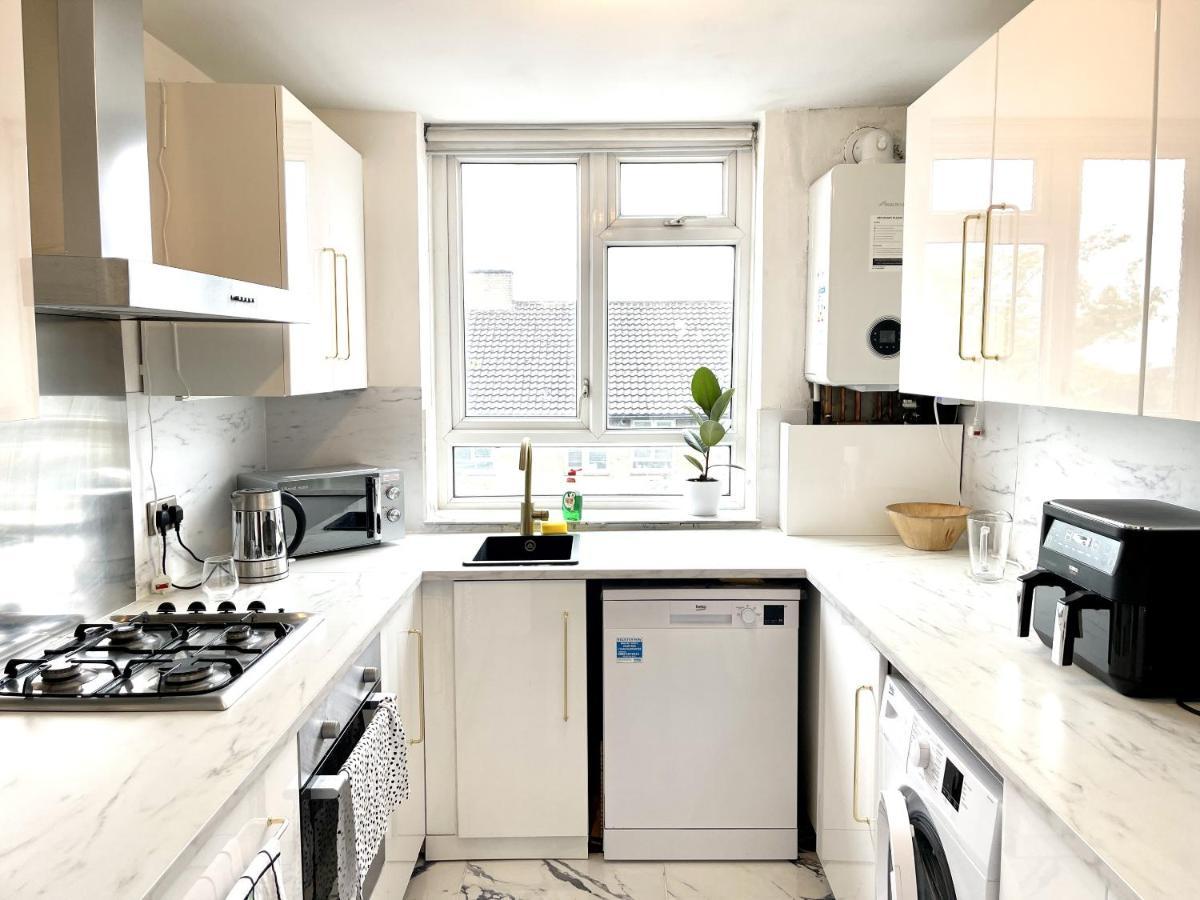 Beautiful 3-Bed Apartment At Swiss Cottage London Exterior photo